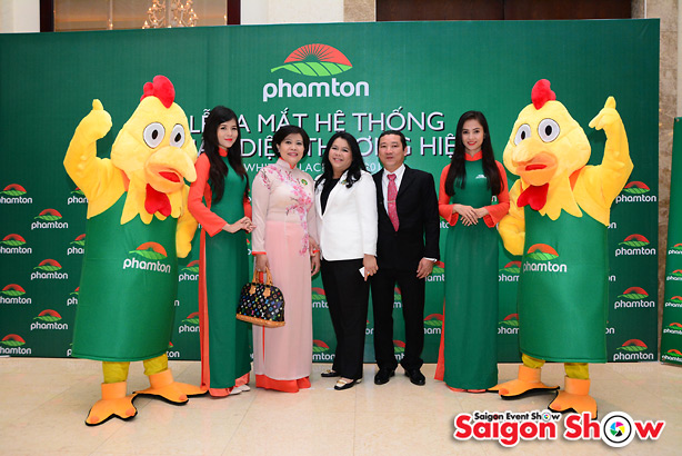 Pham-Ton---SaigonShow1